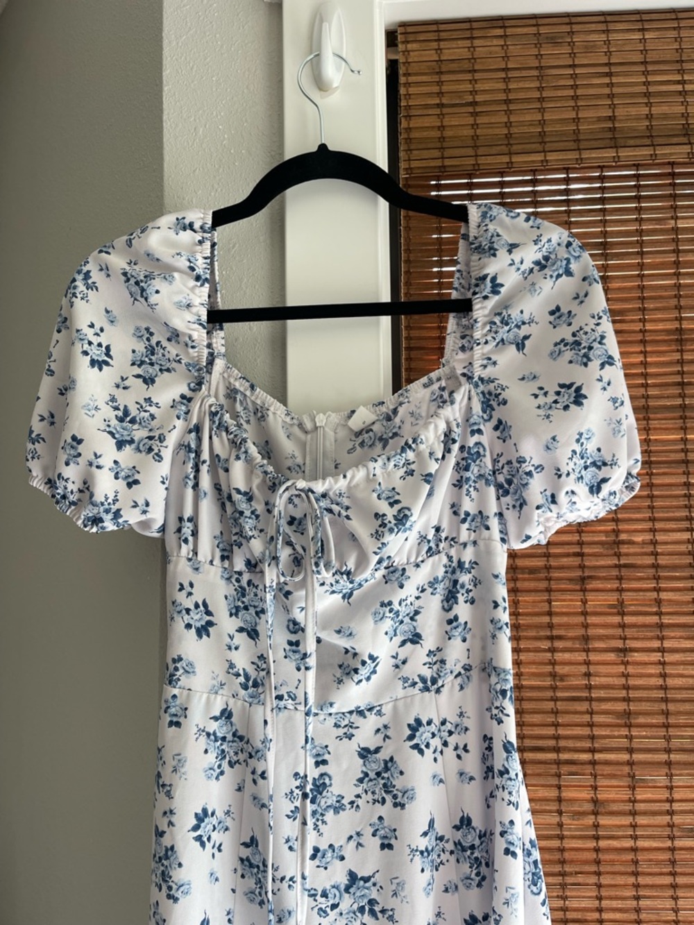 White and Blue Floral Puff-Sleeve Women's Dress